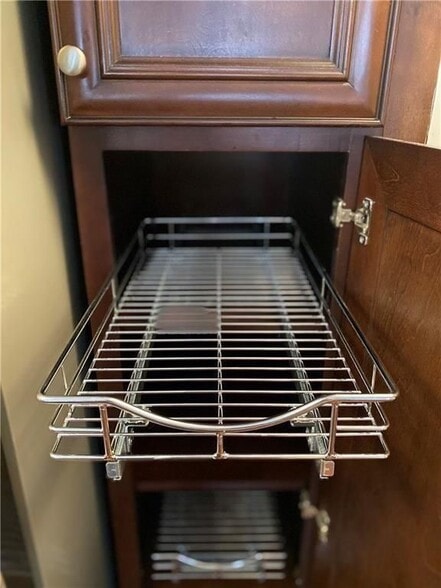 Building Photo - 901 Abernathy Rd NE