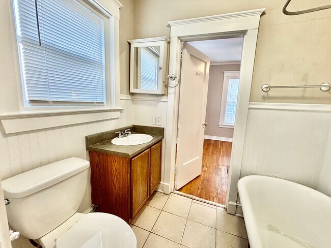 Building Photo - The Belmar