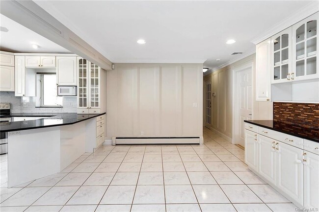 Building Photo - 2185 Sultana Dr