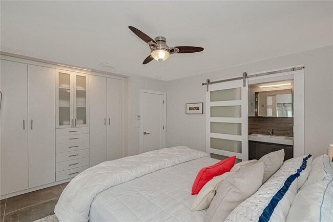 Building Photo - 3321 NE 18th St