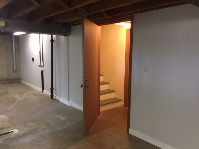 Building Photo - 12601 Blue Ridge Ext
