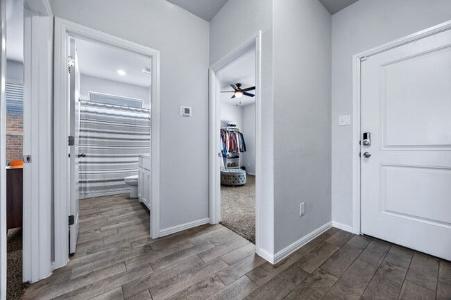 Building Photo - 5208 Petal Mdws Dr