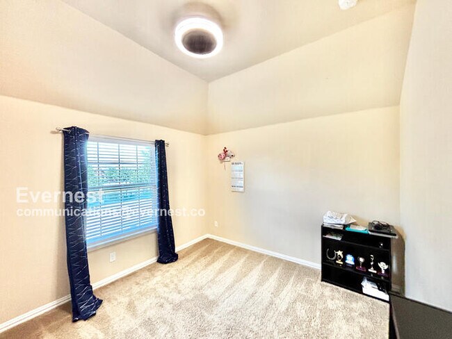 Building Photo - 604 Knightsbridge Ln