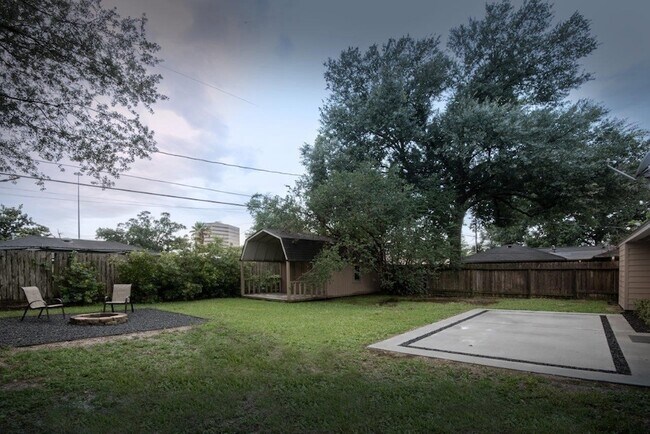 Building Photo - 1135 Stonecrest Dr