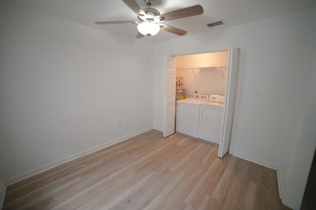 Building Photo - 1272 Cross Creek Cir