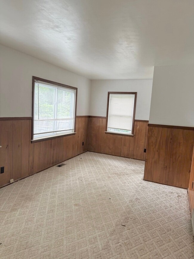Building Photo - 5813 Edwards Ave