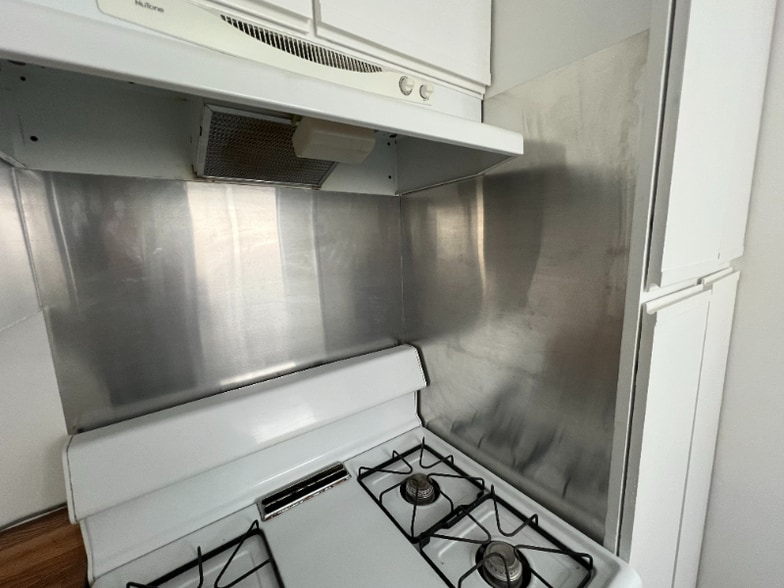 Building Photo - 244 5th St