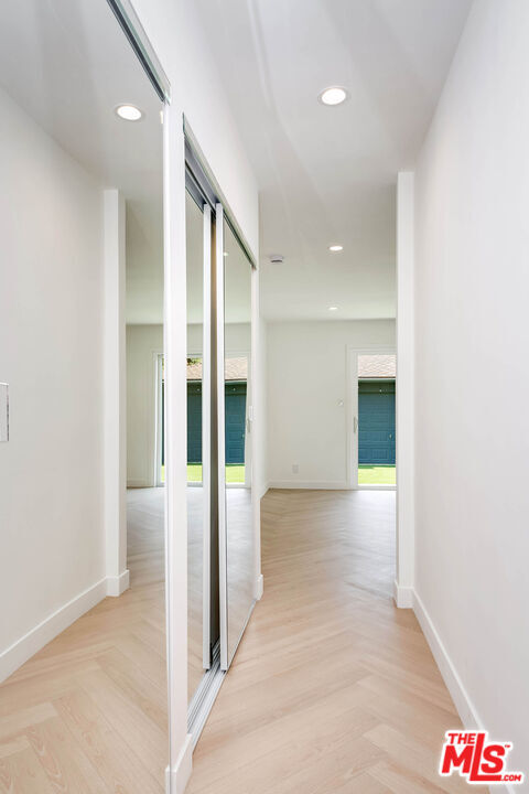 Building Photo - 749 N Niagara St