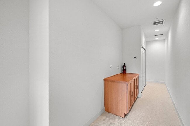 Building Photo - TOSCANA TOWNHOME EMBRACES LUXURY LIVING PRIVACY | SECURITY | MANY UPGRADES