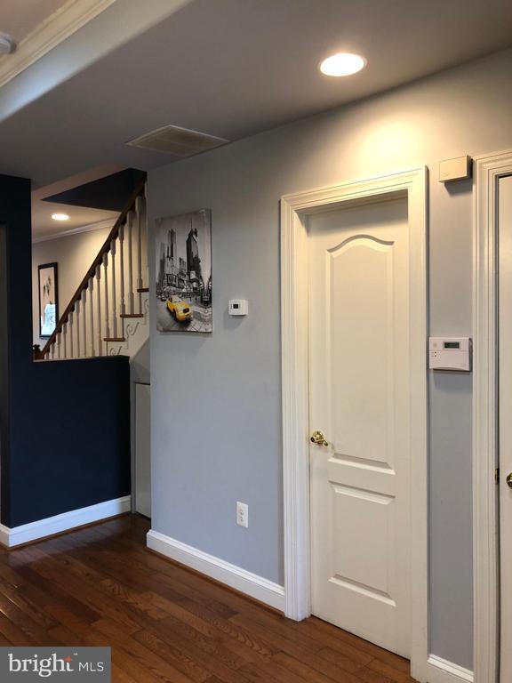 Building Photo - 734 Quincy St NW