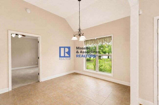 Building Photo - 3 Bed / 2 Bath Home on the Water in Ashbrooke