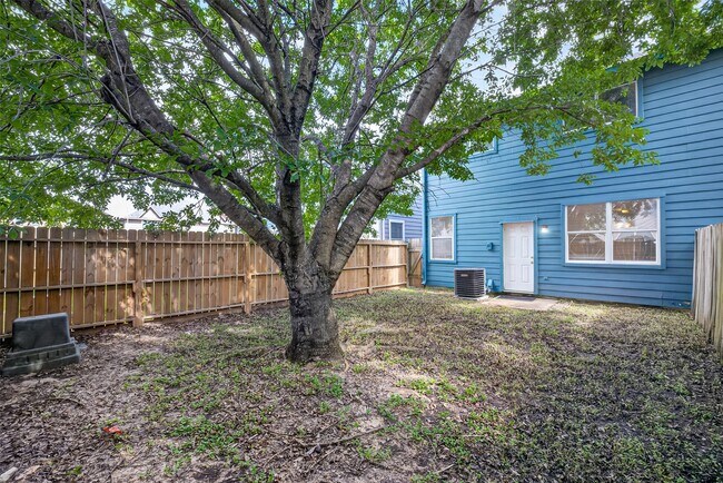 Building Photo - 15515 Waldron Cir