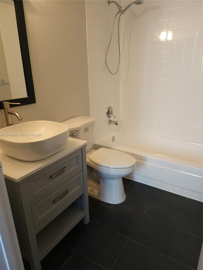 Building Photo - 850 N Miami Ave