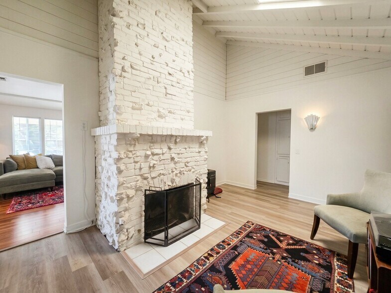 Building Photo - 4332 Sunnyslope Ave