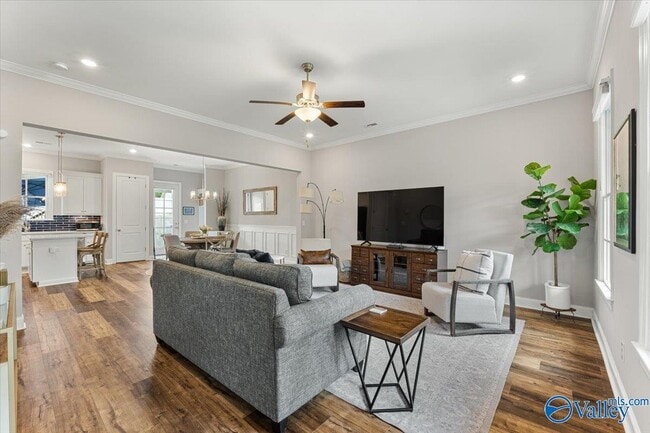 Building Photo - 38 Pine St