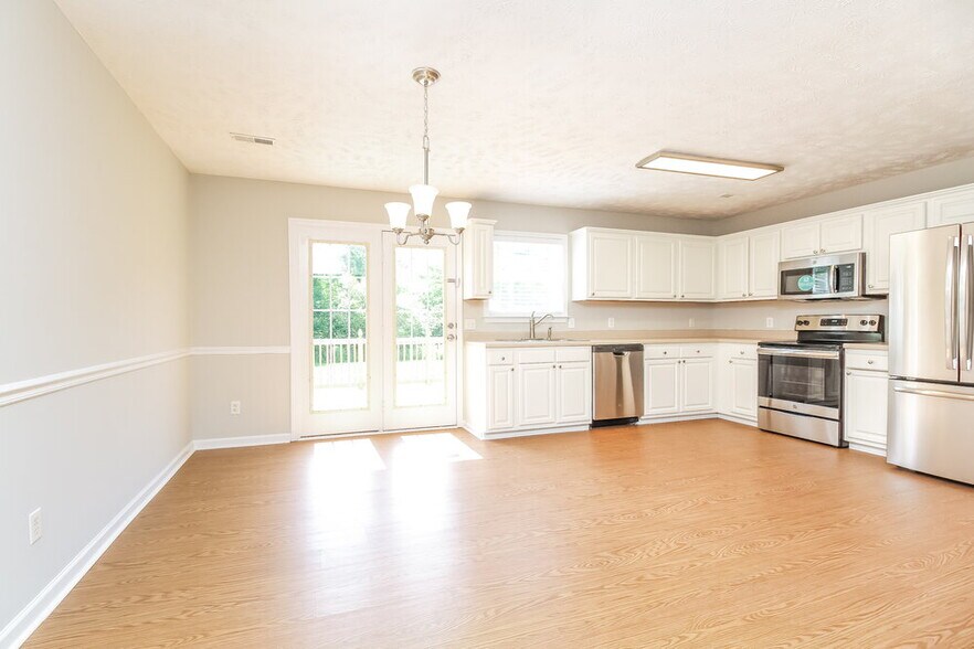 Building Photo - 1311 Dodd Trail