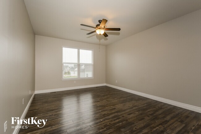 Building Photo - 2357 Banon Dr