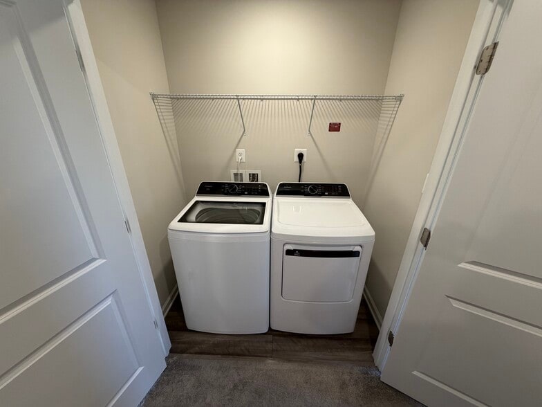 Building Photo - 454 18th Ave