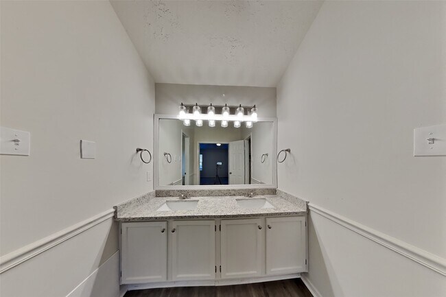 Building Photo - 8335 Sparkling Springs Dr