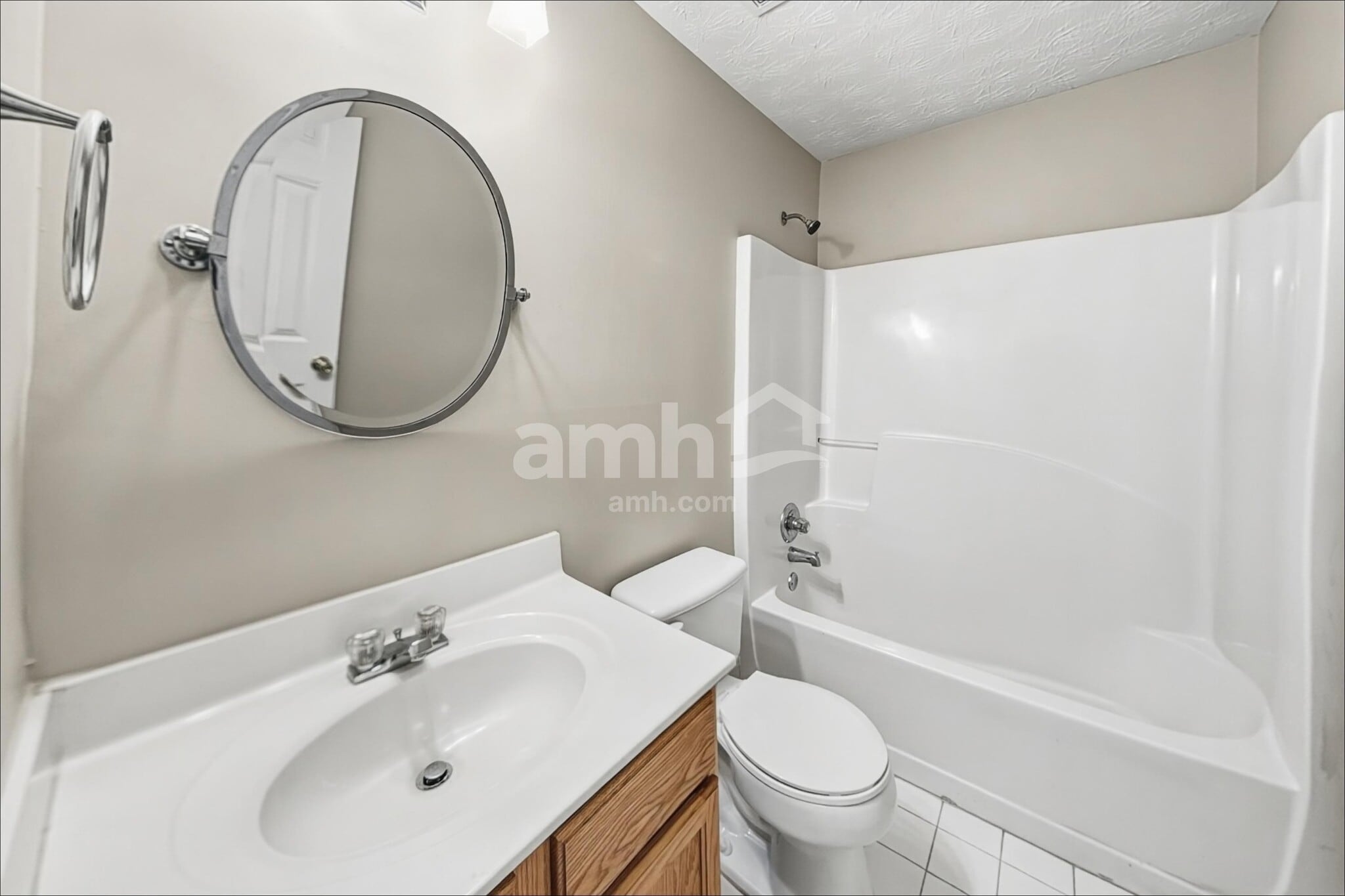 Building Photo - 834 Glen Abbey Dr