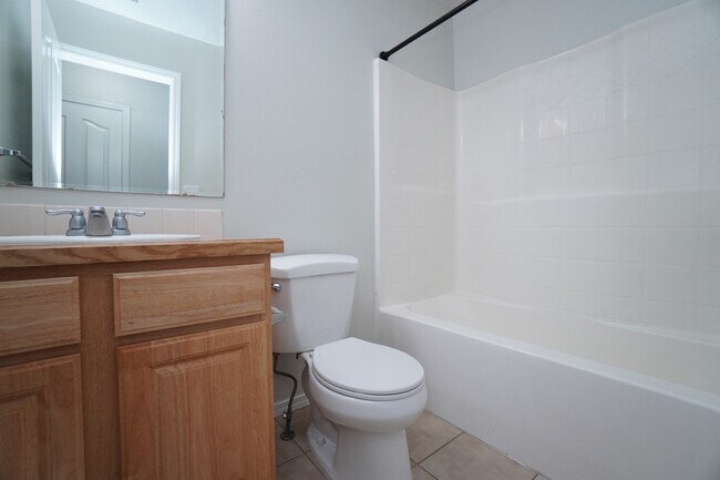 Building Photo - 16274 Silver Creek Ave