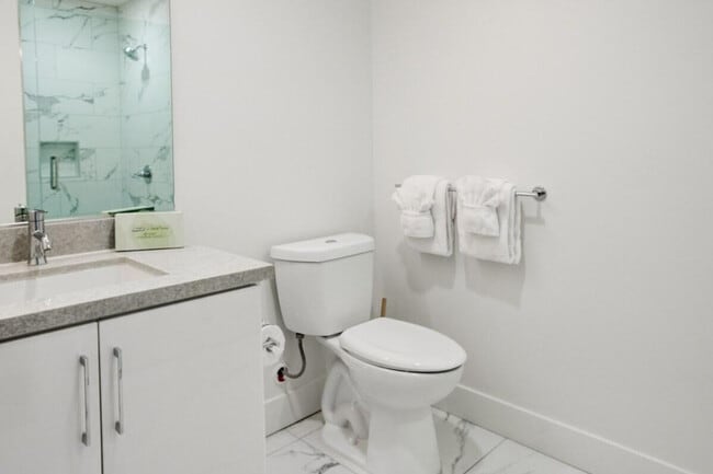 Building Photo - 100 Park Blvd