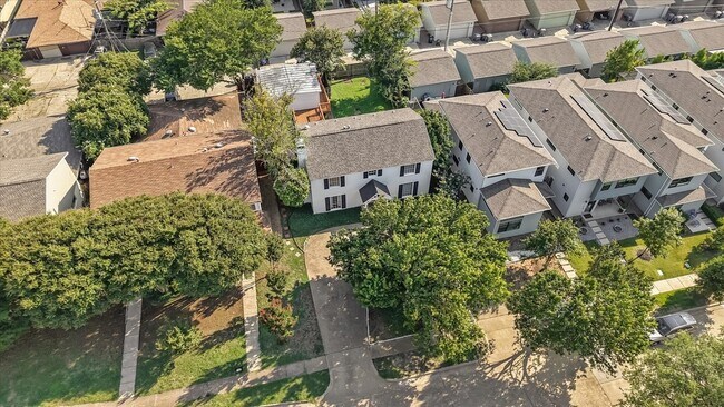 Building Photo - 5416 Winton St