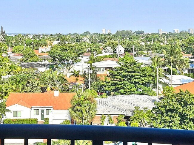 Building Photo - 8888 Collins Ave
