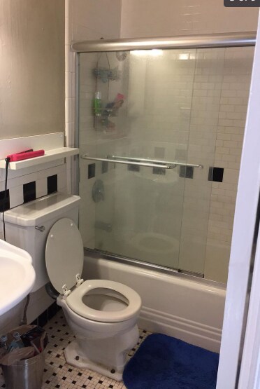 Building Photo - 98 Springdale St