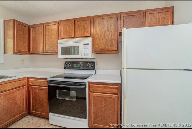 Building Photo - 596 Countrytown Dr