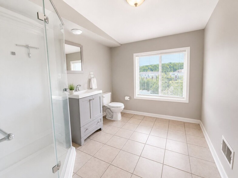 Building Photo - Fantastic 3 Bed/2 Bath Home Available In Conshohocken
