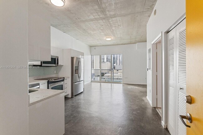 Building Photo - 133 NE 2nd Ave