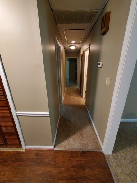 Building Photo - 141 The Maine