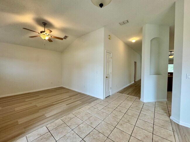 Building Photo - 1012 Arbor Trails Ct