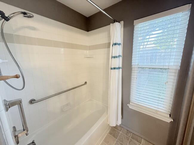 Building Photo - 1143 Lerma Ln