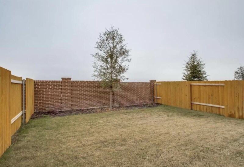 Building Photo - 203 Marsh Ln