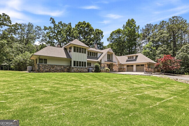 Building Photo - 3735 Smithtown Rd