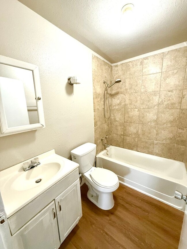Building Photo - 515 Lincolnshire Dr