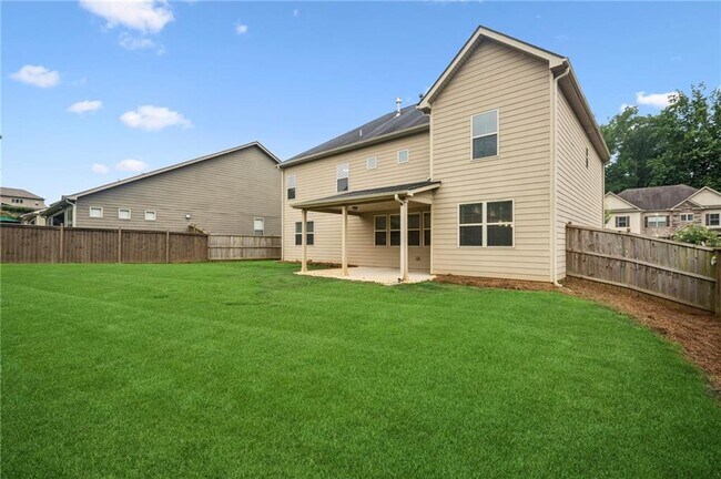 Building Photo - 5180 Mirror Lake Dr