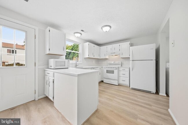 Building Photo - 6711 Kernel Ct