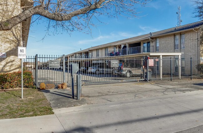 Building Photo - 4652 Matilda St