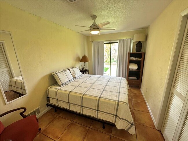 Building Photo - 50 Oak Tree Dr