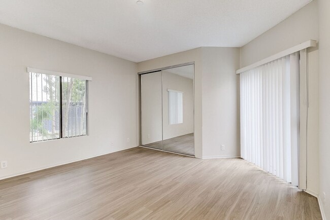 Interior Photo - 747 Gayley Ave