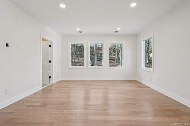 Building Photo - 400 Phillips Hill Rd