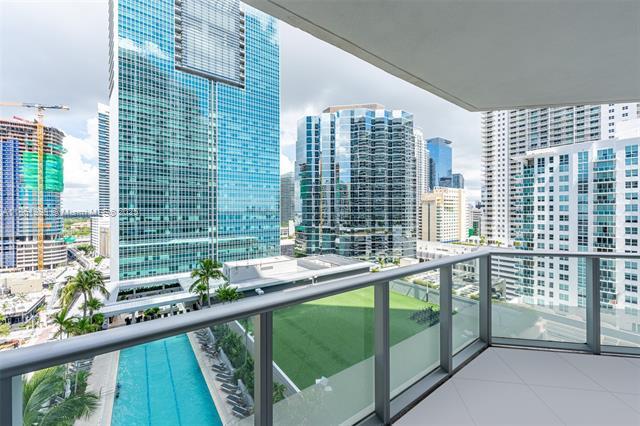 Building Photo - 1300 Brickell Bay Dr