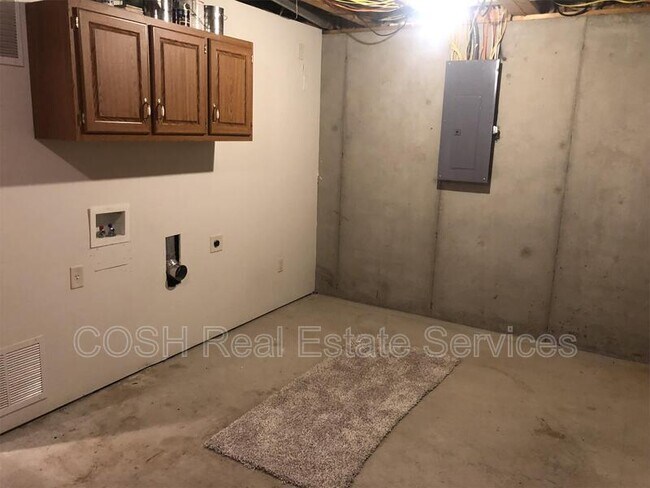 Building Photo - 1342 N Aksarben Ct