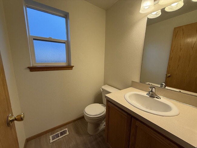 Building Photo - 6810 Aster St