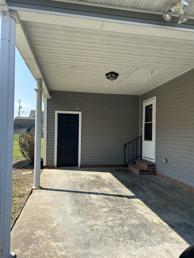 Building Photo - 3609 Stone Valley Dr
