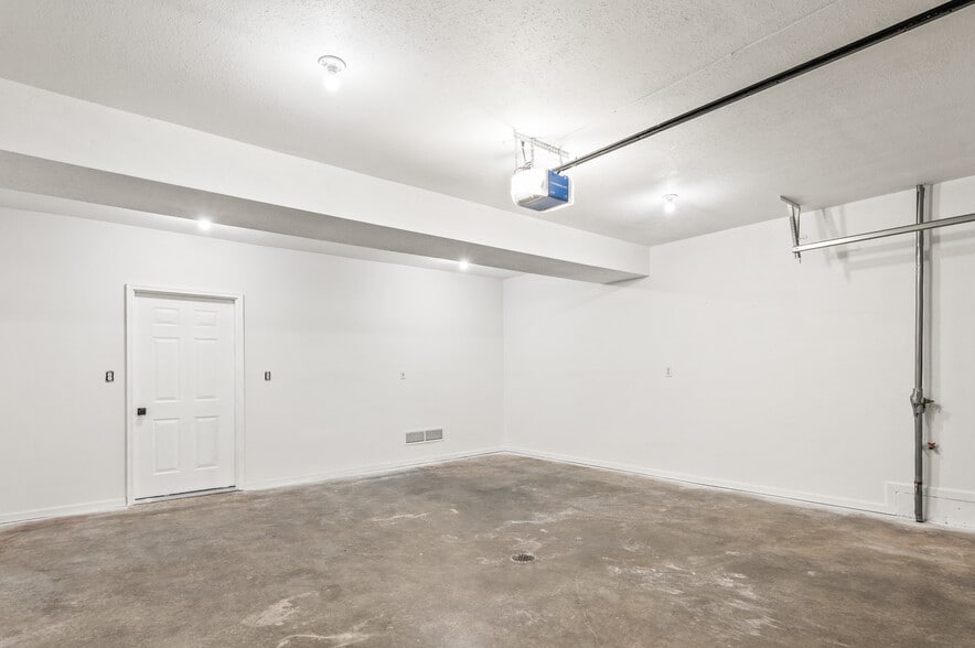 Building Photo - 100 Orourke Drive