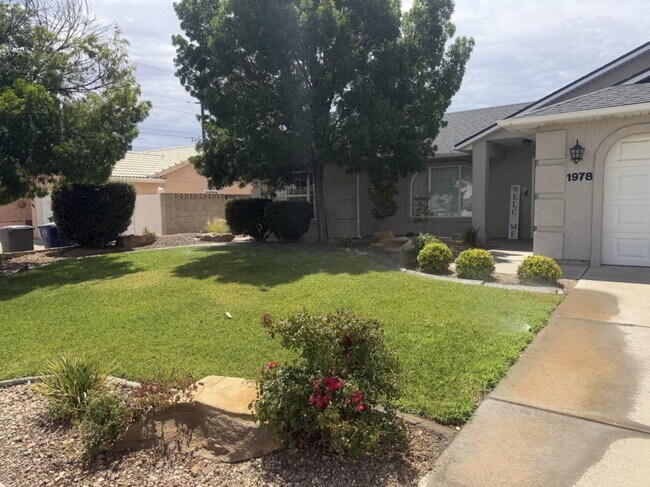 Building Photo - Charming 3 Bed, 2 Bath St. George Rental with 1417 Sq Ft - Don't Miss Out!